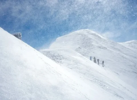 Pakistanda qar uçqunu məşhur alpinistin həyatına son qoydu – FOTO