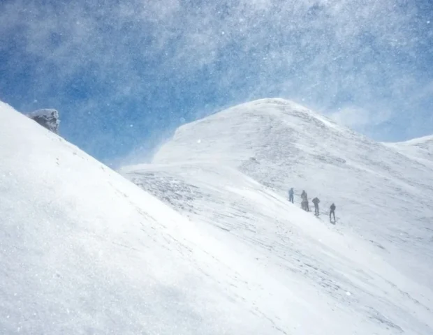 Pakistanda qar uçqunu məşhur alpinistin həyatına son qoydu – FOTO
