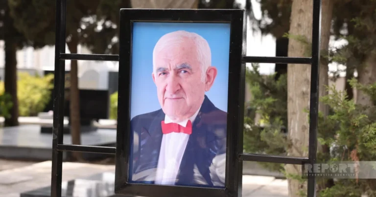 Xalq artisti Tofiq Bakıxanov dəfn olundu
