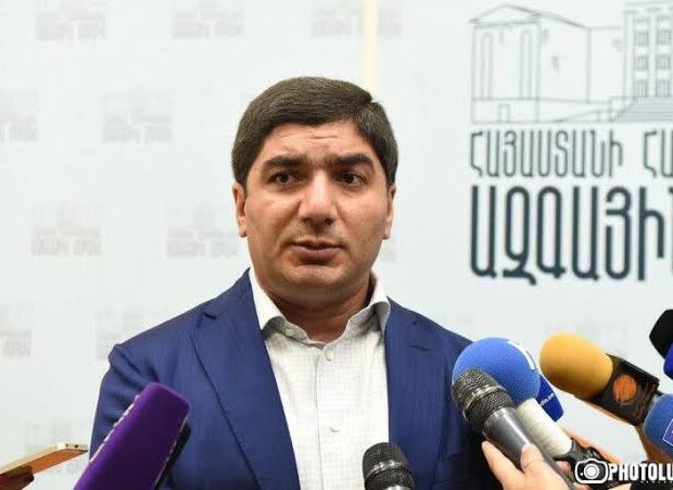 Ermənistan parlamentində qalmaqal