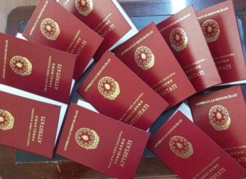Bakıda məktəbi fərqlənmə attestatı ilə bitirənlərin SAYI