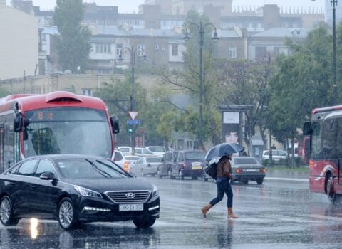 Bakıda güclü yağış başladı