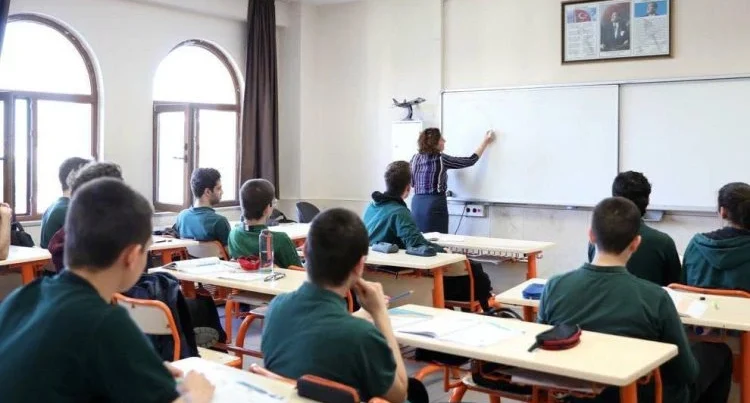 İstanbuldakı erməni məktəblərində Ermənistan vətəndaşı olan uşaqların təhsil almasına qadağa qoyulacaq? İstanbuldakı erməni məktəblərində Ermənistan vətəndaşı olan uşaqların təhsil almasına qadağa qoyulacaq?