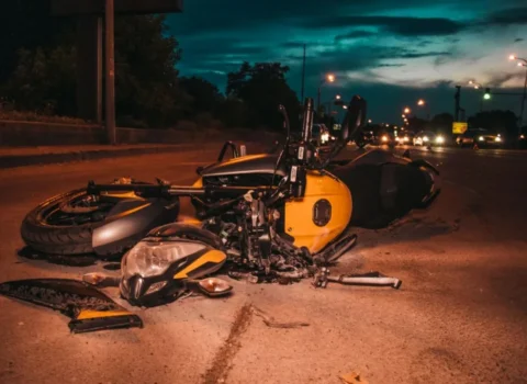 Sabirabadda minik avtomobili motosikletlə toqquşub, ölən var