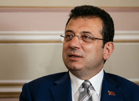 Əkrəm İmamoğlu CHP-dən istefa verdi