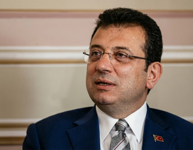 Əkrəm İmamoğlu CHP-dən istefa verdi
