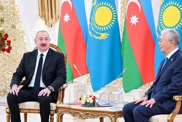 İlham Əliyevlə Tokayev arasında görüş başladı
