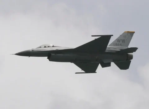 Türkiyədə F-16 qəzası: pilot katapult etdi