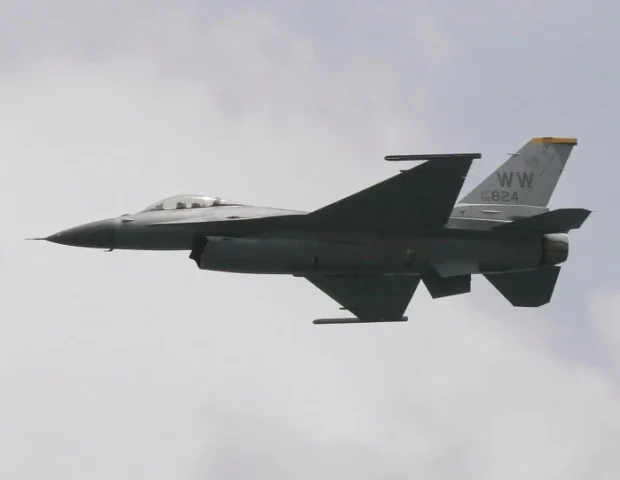 Türkiyədə F-16 qəzası: pilot katapult etdi