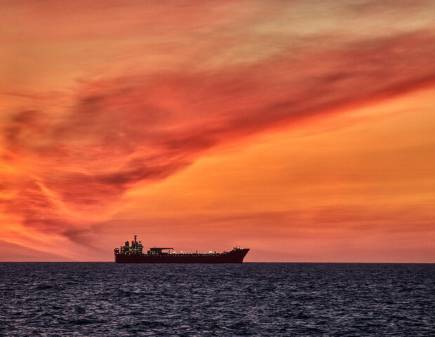 Türkiyə tankerinə PUA HÜCUMU – Körpü tamamilə sıradan çıxdı