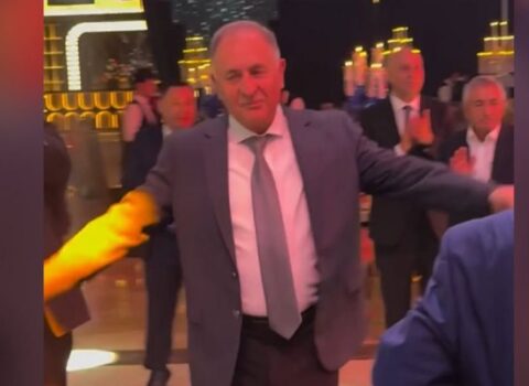Generallar Şükür Həmidovun qızının toyunda rəqs etdilər – VİDEO