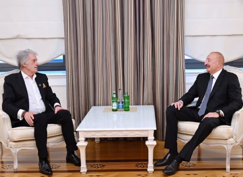 Viktor Yuşşenko İlham Əliyevə TƏŞƏKKÜR ETDİ