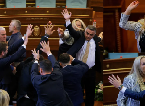 Qadın deputat Baş nazirə yumurta atdı, iclas dayandırıldı