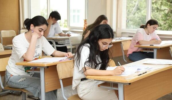 Ali təhsil müəssisələrinə ixtisas seçimi başladı