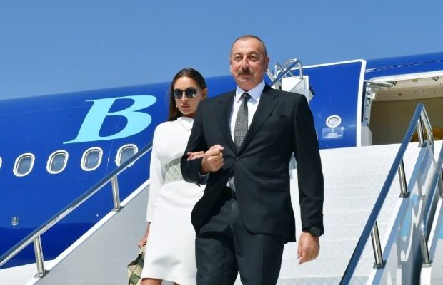 İlham Əliyev və birinci xanım Mehriban Əliyeva Buxaraya gəliblər
