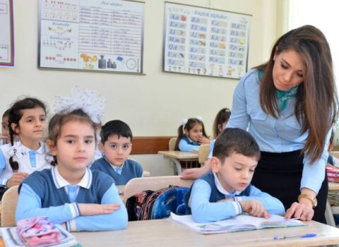 Bu müəllimlərin seçimi üzrə müsahibələr davam edir