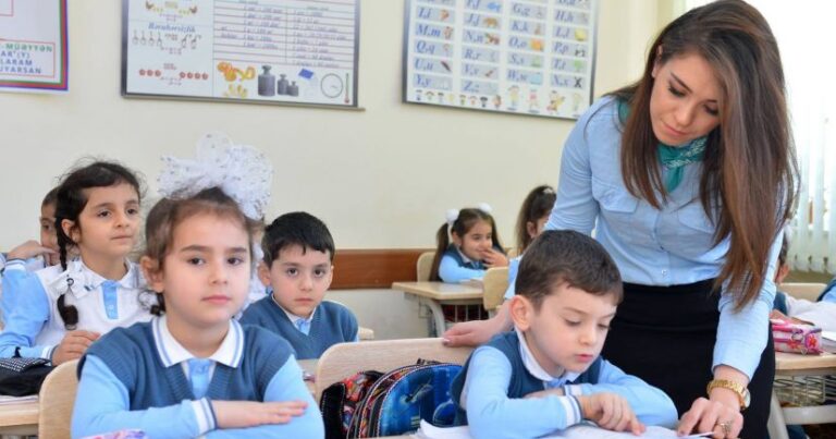 Bu müəllimlərin seçimi üzrə müsahibələr davam edir
