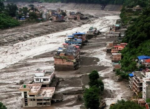 Nepalda daşqın nəticəsində ölənlərin sayı 900 nəfəri ötdü