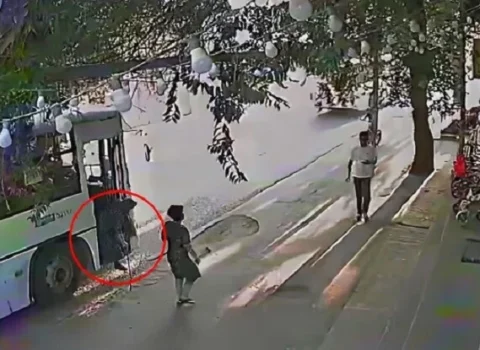 Bakıda avtobus qəzası: qadın öldü