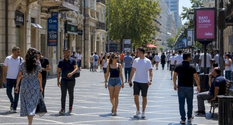 Azərbaycanlılar niyə getdikcə daha çox borclanır? – İqtisadçıdan XƏBƏRDARLIQ
