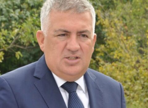 İcra başçısı sakinlərə uduzdu