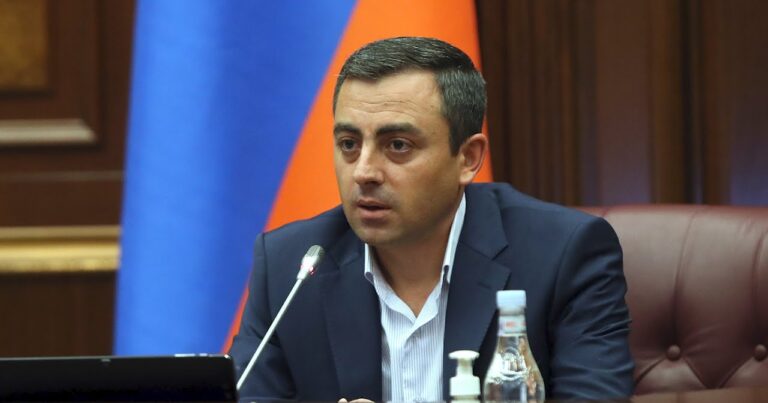 İşxan Saqatelyan: “Paşinyan özü deyirdi ki, Putin onun dostudur. Gedin münasibətləri nizama salın” İşxan Saqatelyan: “Paşinyan özü deyirdi ki, Putin onun dostudur. Gedin münasibətləri nizama salın”