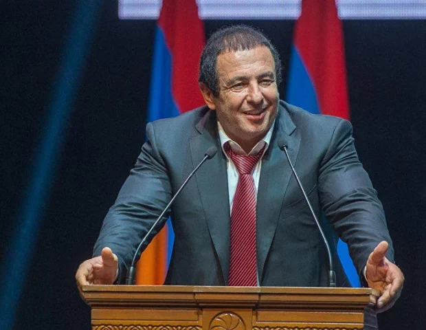 Həbsdə olan Qagik Çarukyan: Ermənistan niyə yalnız diasporun yardımına ehtiyac duymalıdır?