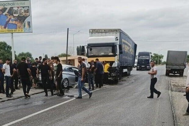 Şabranda ağır qəza: Ölən var
