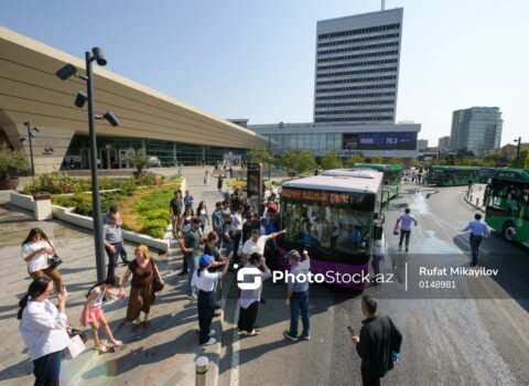 Xətlərin ayrılmasından sonra “28 May”ın qarşısında son vəziyyət – FOTOREPORTAJ