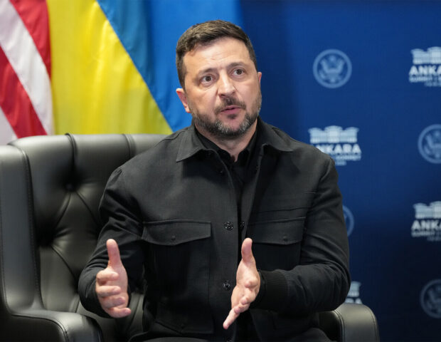 Zelenski müşayiət altında bu ölkəyə gedir – 40-dan çox polis postu quruldu