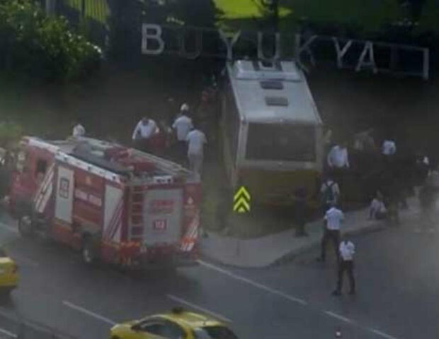 İstanbulda avtobus divara çırpıldı – Ölən və xəsarət alanlar var