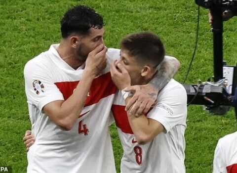 UEFA Millətlər Liqası: Türkiyə evdə darmadağın oldu