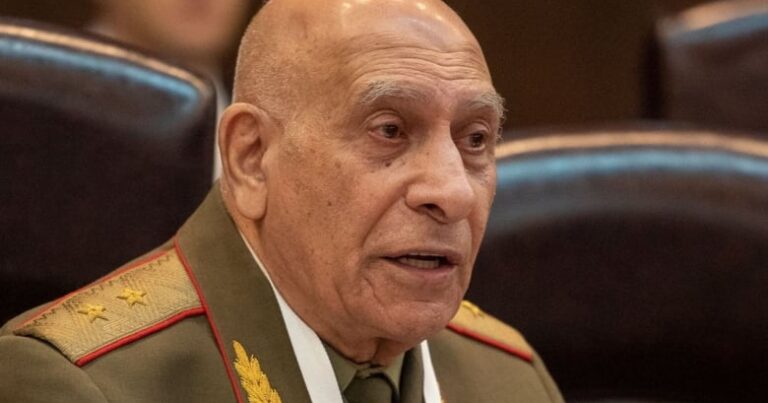 Erməni general Ermənistan pasportundan imtina etdiyinin SƏBƏBİNİ AÇIQLADI Erməni general Ermənistan pasportundan imtina etdiyinin SƏBƏBİNİ AÇIQLADI