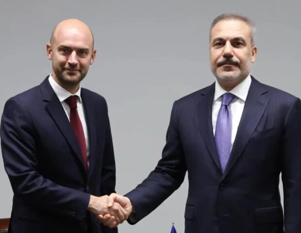 Türkiyə və Fransa XİN başçıları müzakirə apardılar
