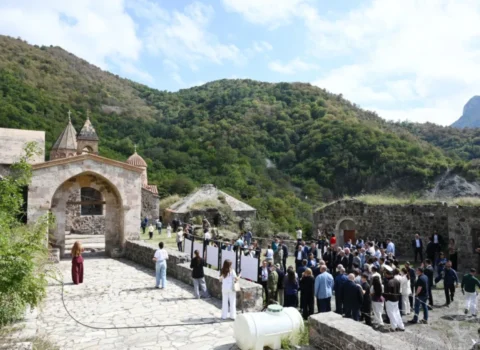 Diplomatlar “İstisu” mineral su zavodunda – FOTOLAR / YENİLƏNİB