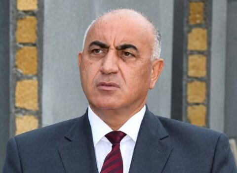 Həbsdə ölən sabiq icra başçısının binası satışa çıxarıldı