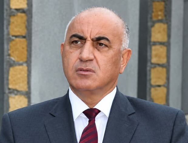 Həbsdə ölən sabiq icra başçısının binası satışa çıxarıldı