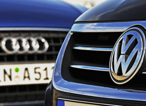 Volkswagen və Audi təxminən 1 milyon avtomobili geri çağırır – sükanla bağlı təhlükə