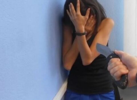 Naxçıvanda DƏHŞƏT: arvadını və baldızını bıçaqladı