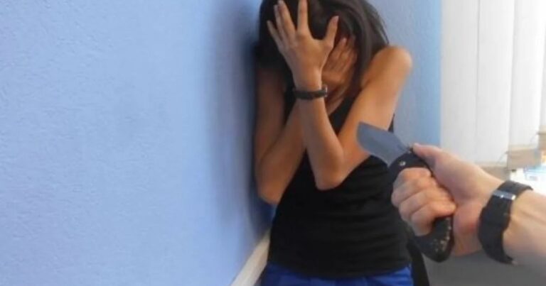 Naxçıvanda DƏHŞƏT: arvadını və baldızını bıçaqladı