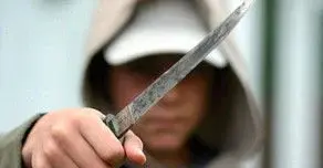 Mahnı sifarişi üstündə dava: Müştəri bıçaqlandı