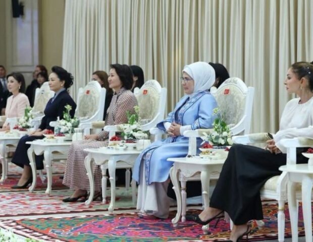 Beş ölkənin birinci xanımları Bişkekdə sərgidə – Foto