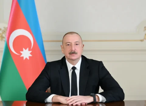Prezidentdən ona verilən 500 min dollarlıq mükafatla bağlı QƏRAR