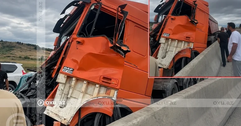 Bakı-Quba yolunda “KamAZ” aşdı, sürücü xəstəxanaya yerləşdirildi – VİDEO
