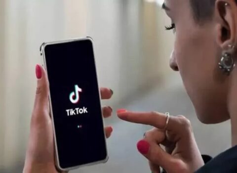 TikTok-da söyüş söyən yeniyetmə qız SAXLANILDI