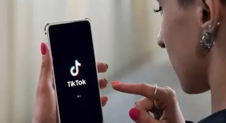 TikTok-da söyüş söyən yeniyetmə qız SAXLANILDI