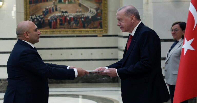 Ərdoğan Prezident Sarayında ölkəmizin Türkiyədəki səfirini qəbul edib
