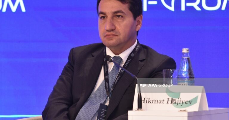 Hikmət Hacıyev Ərəb Media Forumunda Qarabağda və digər bölgələrdə Qafqaz Albaniyasının zəngin xristian irsi barədə danışıb