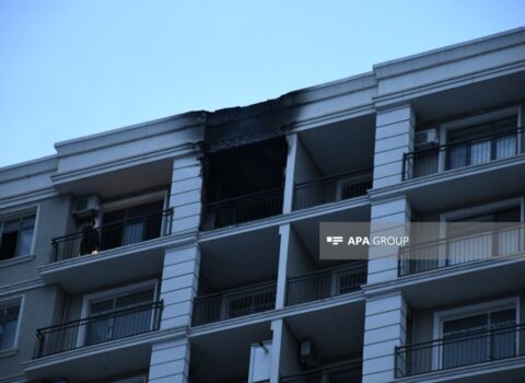 Bakıda yaşayış binasında yanğın söndürülüb – YENİLƏNİB-1 – FOTO