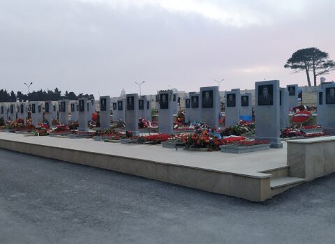 Vətən müharibəsinin ildönümü ilə əlaqədar Hərbi Memorial Məzarlığa ziyarət başlayıb 